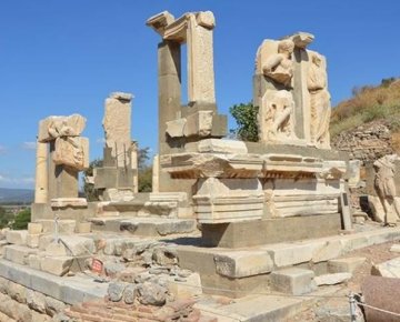 Memmius Monument